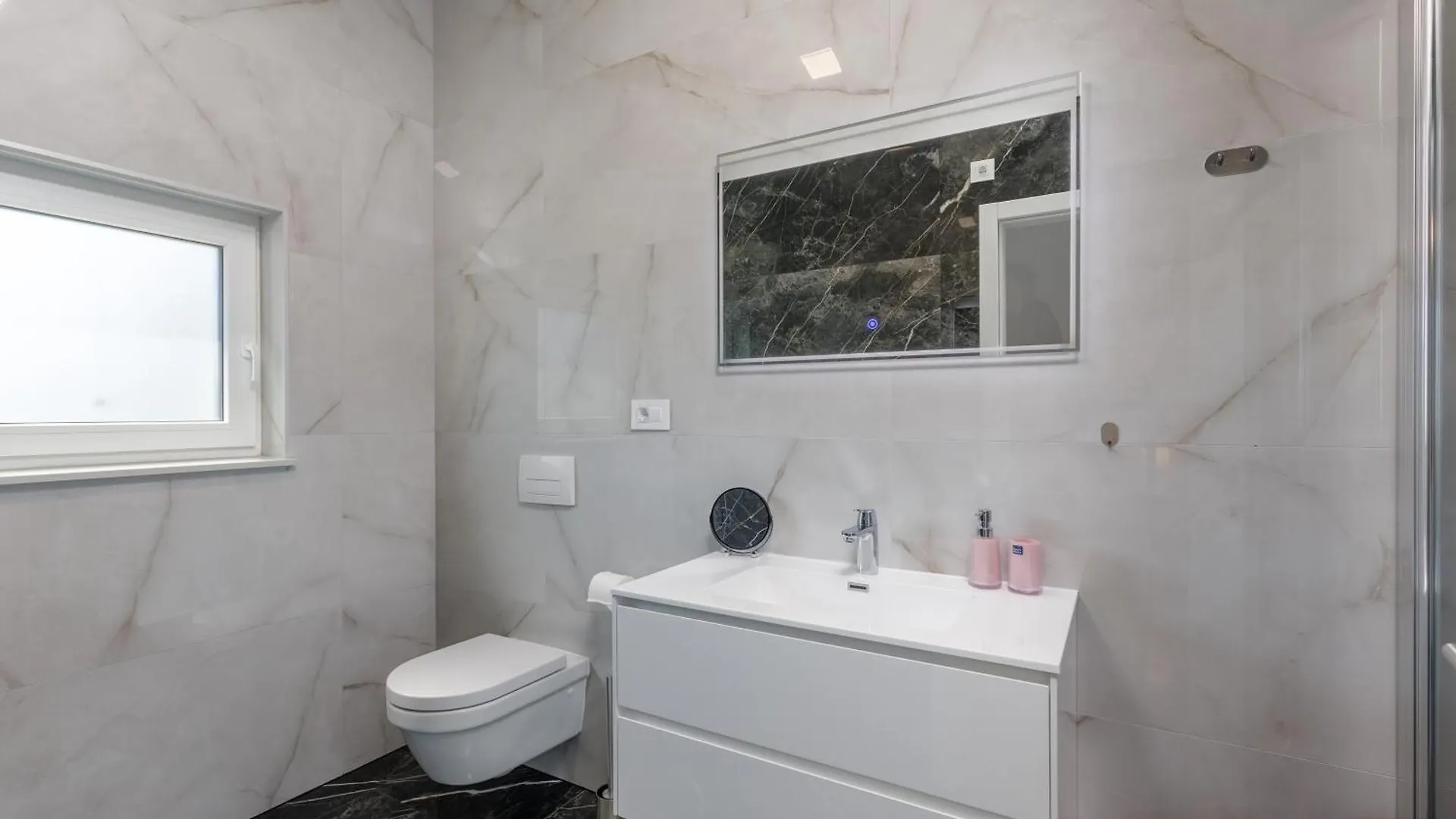 Pool Apartments With Sea View - Happy Rentals Crikvenica