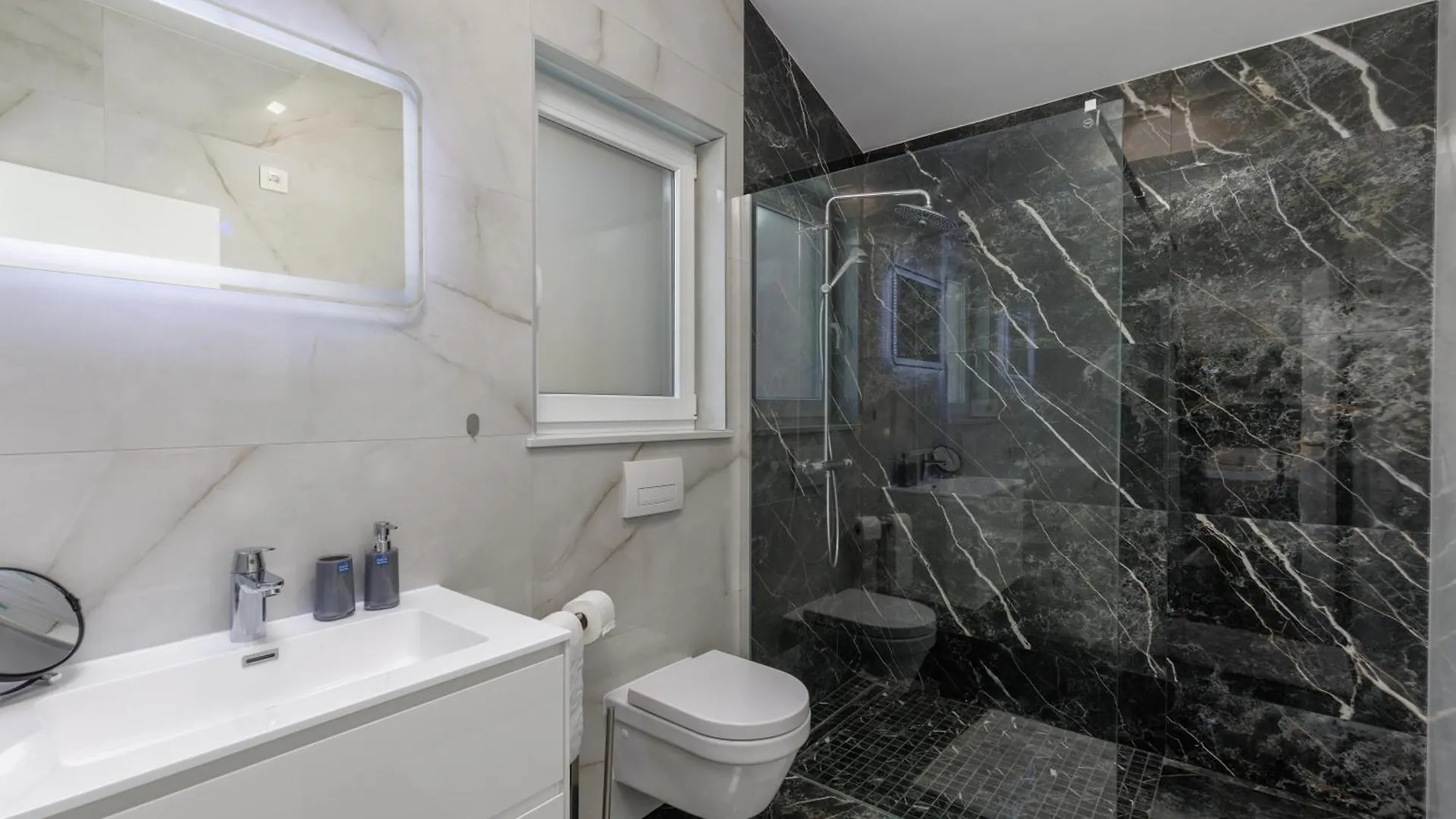 Pool Apartments With Sea View - Happy Rentals Crikvenica