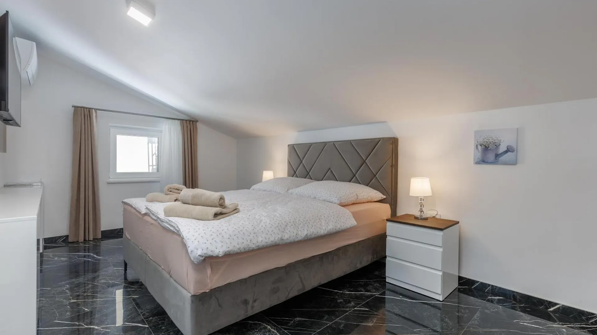 Pool Apartments With Sea View - Happy Rentals Crikvenica