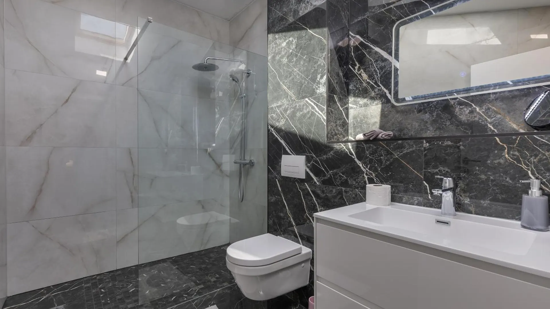 Pool Apartments With Sea View - Happy Rentals Crikvenica