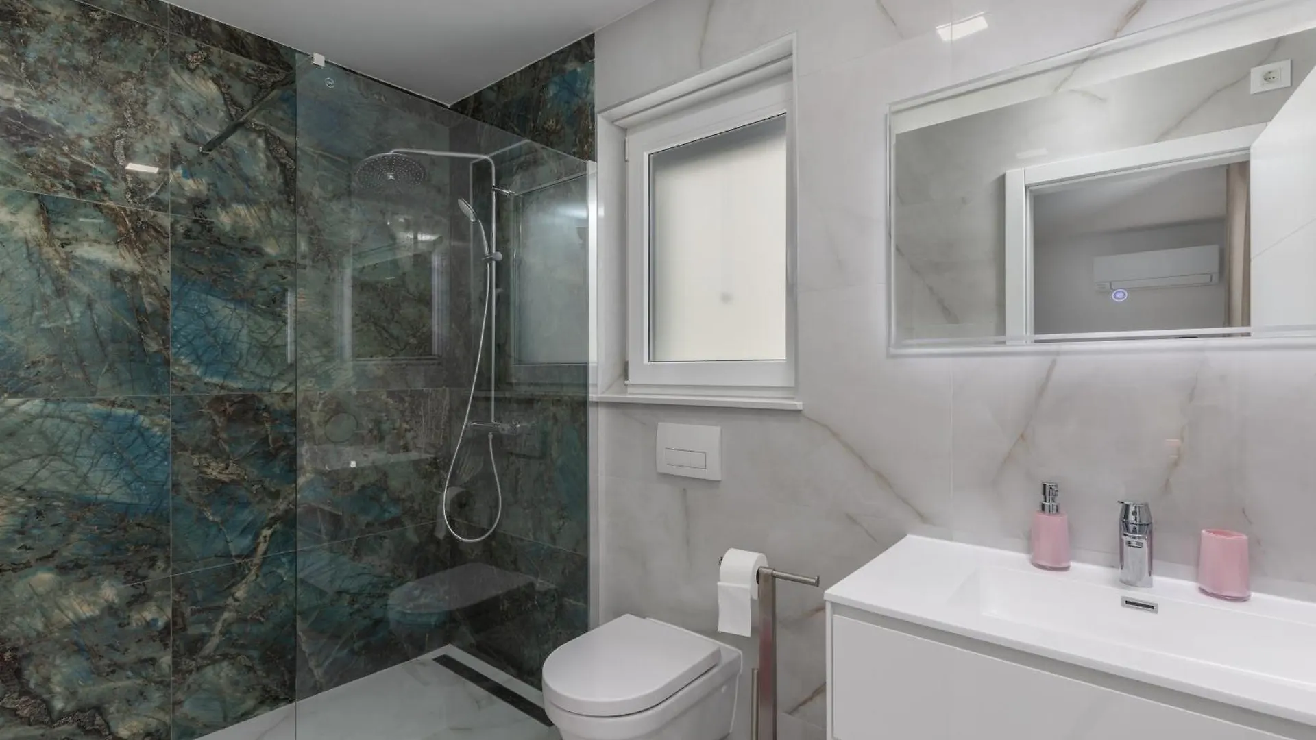 Pool Apartments With Sea View - Happy Rentals Crikvenica Croatia