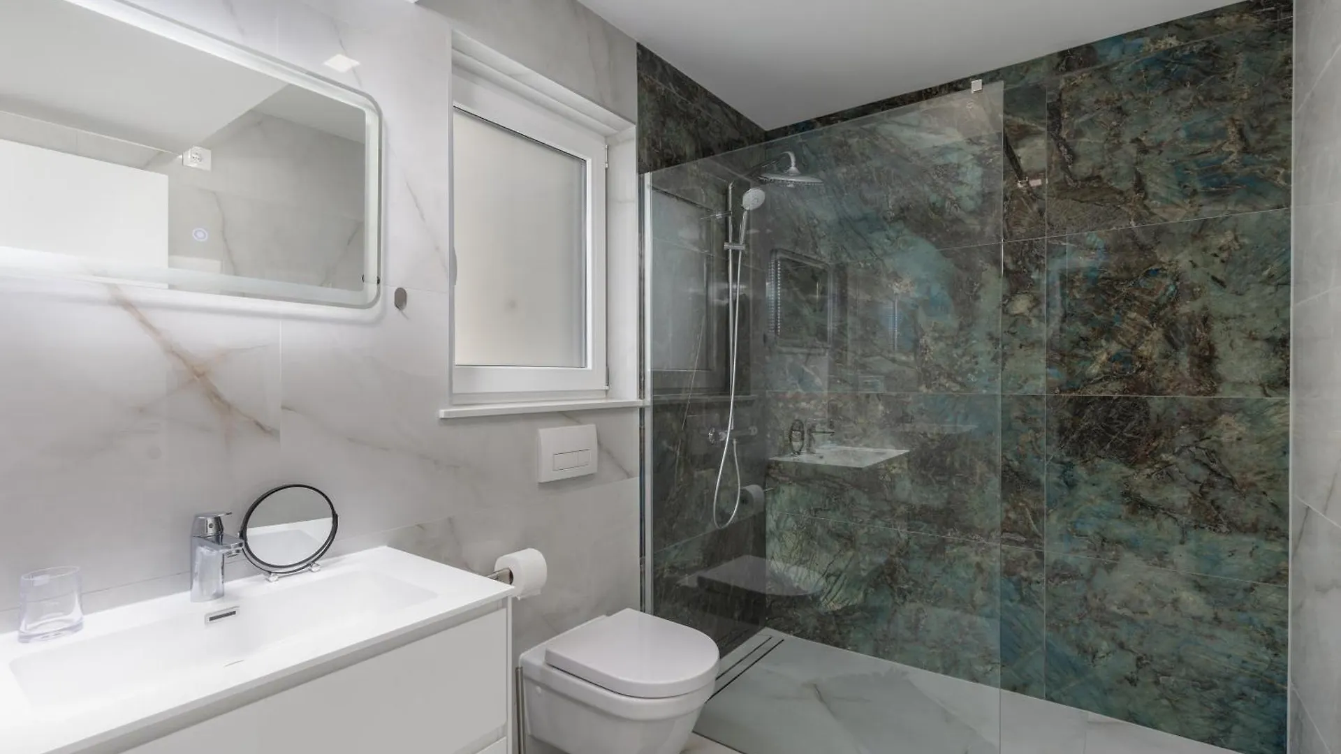Pool Apartments With Sea View - Happy Rentals Crikvenica
